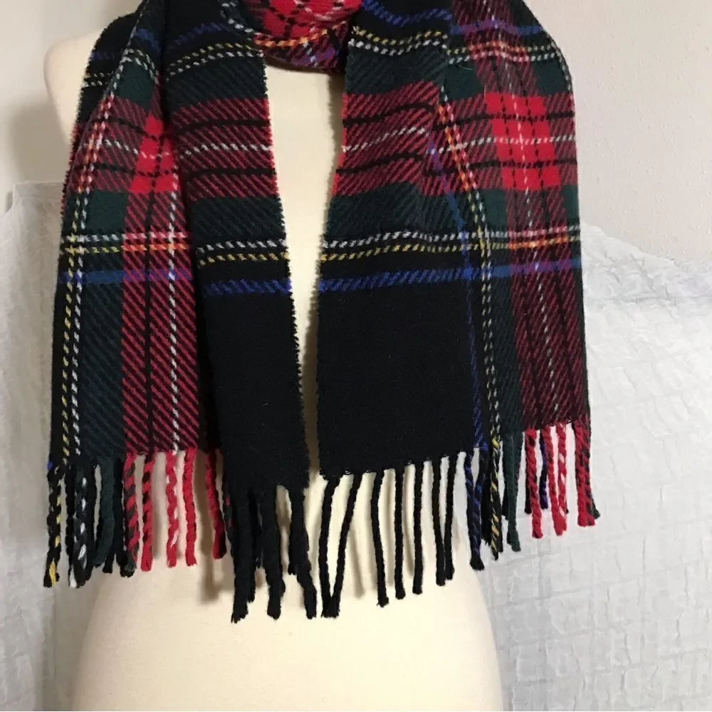 GAP 100% Wool Plaid Scarf - Picture 4 of 5